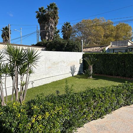 Red House Near The Sandy Beach, Parking & Wi-Fi Avola Exterior photo
